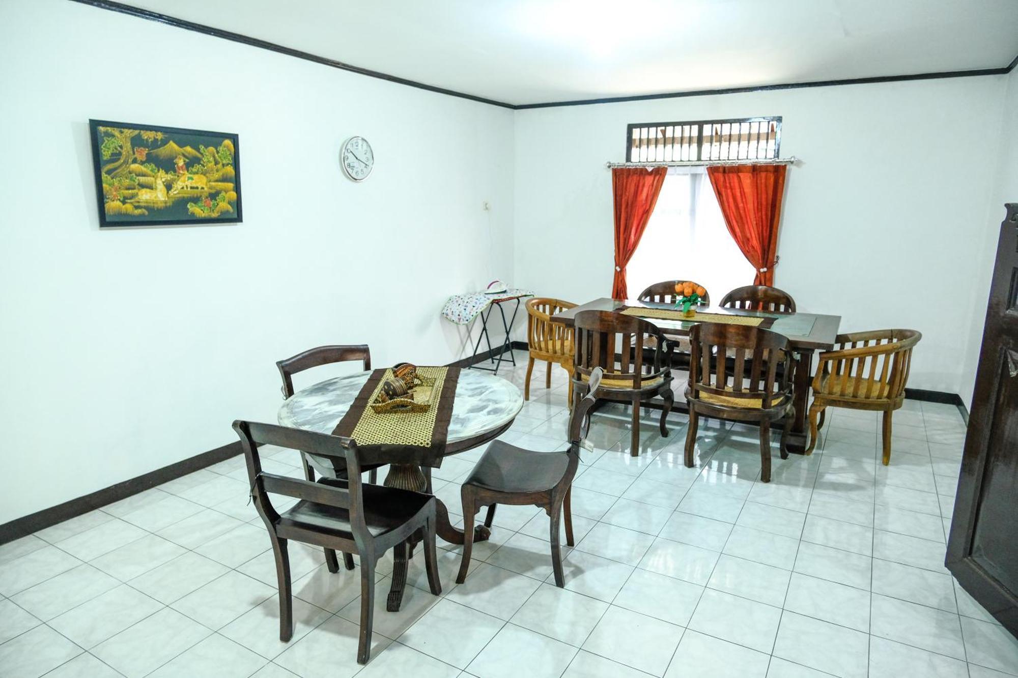 Griya Merbabu Asri Homestay Салатига Екстериор снимка